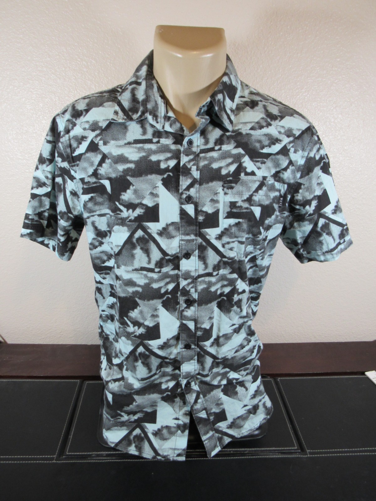 Men’s short sleeve button down cotton shirt WXYZ green print M