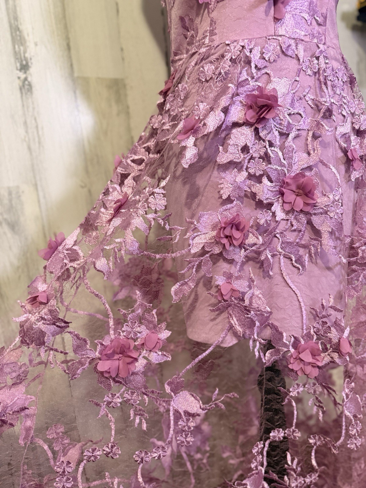 Dress The Population Lavender 3D Floral Lace V-Neck Strappy Long Gown M