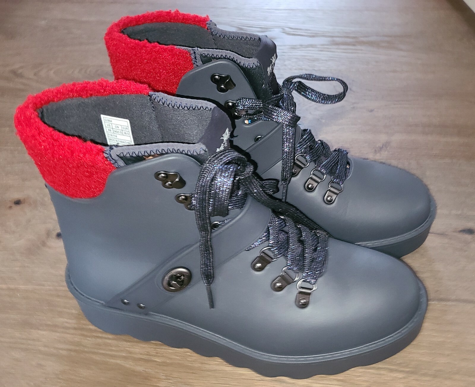 NEW Sz 8 Women Coach Urban Hiker Grey Rubber Rain Boot Neoprene Lace Up Red Fur