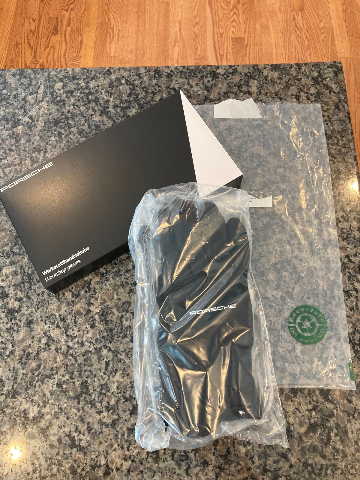 PORSCHE DESIGN FACTORY, OEM TECHNICIAN/SHOP/WORK GLOVES. MEDIUM SIZE 9. UNUSED.