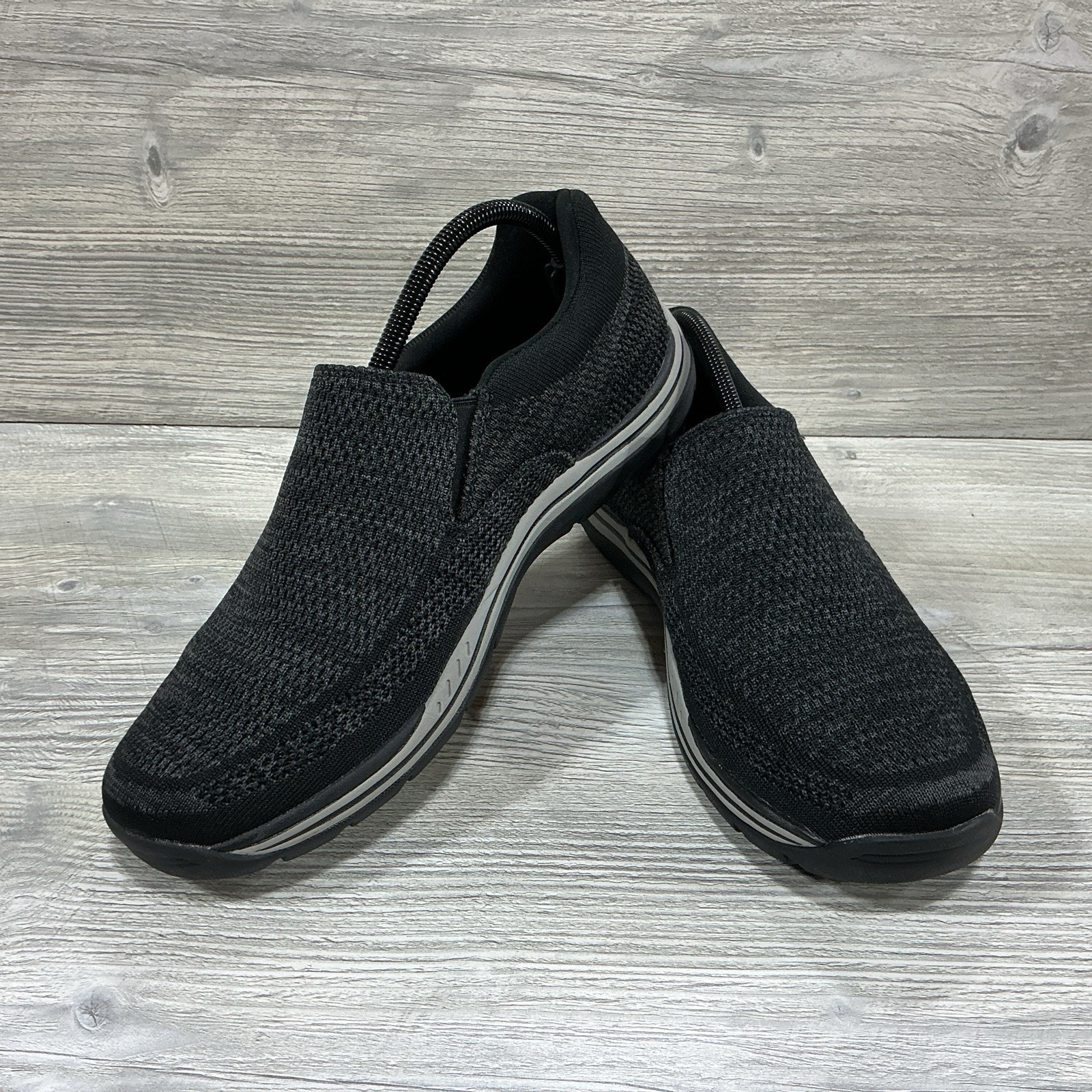 Skechers Relaxed Fit Arago Shoes Mens Size 9.5 Black Grey Fabric Slip On 204000