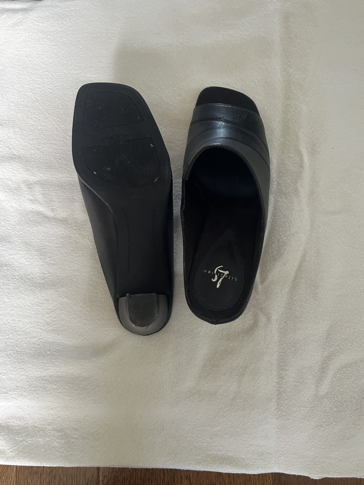 Life Stride Women’s size 7M with 2.5 inch heels
