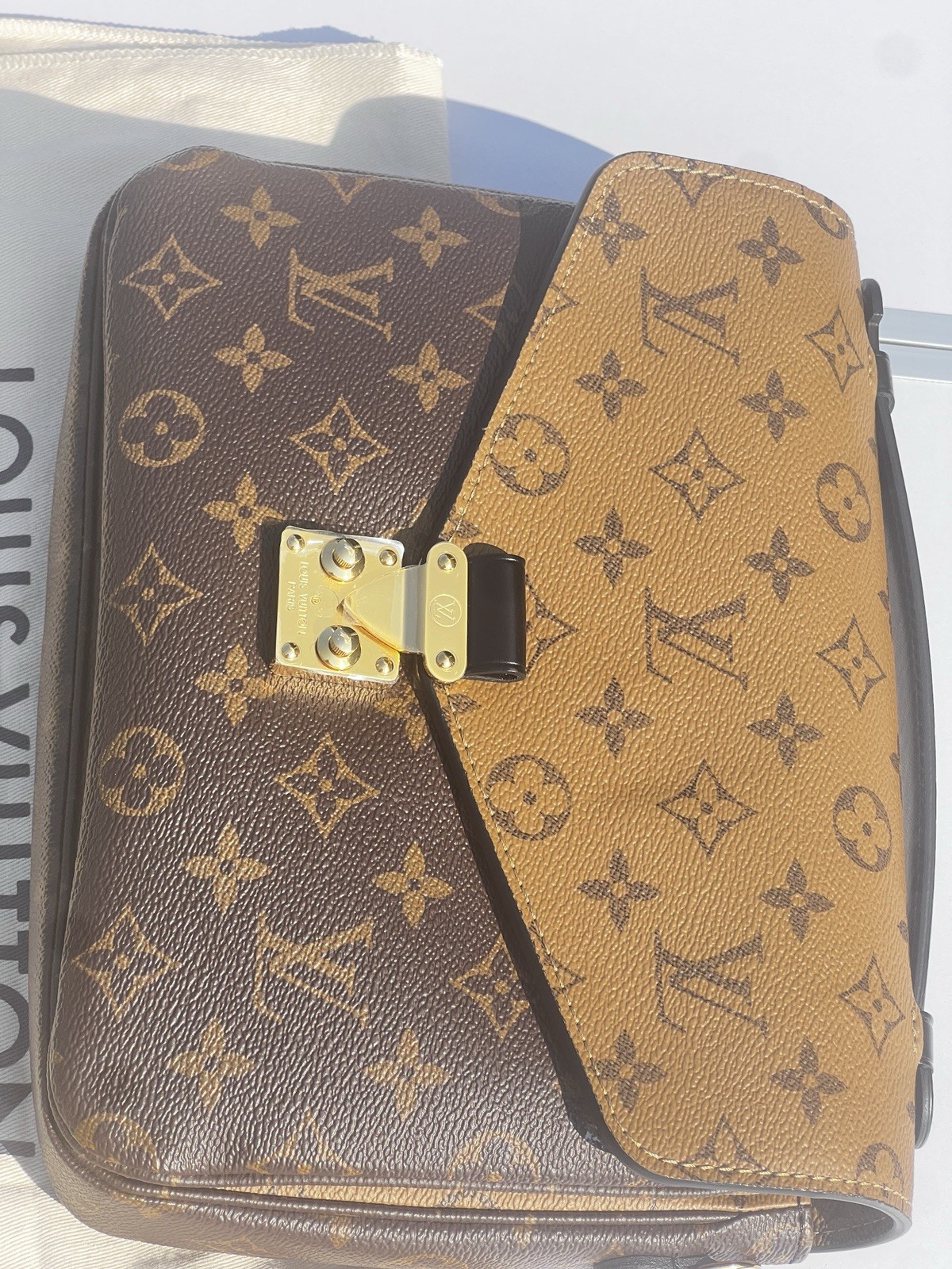 Louis Vuitton Pochette Métis Reverse Monogram Brown/Tan Satchel Push Lock