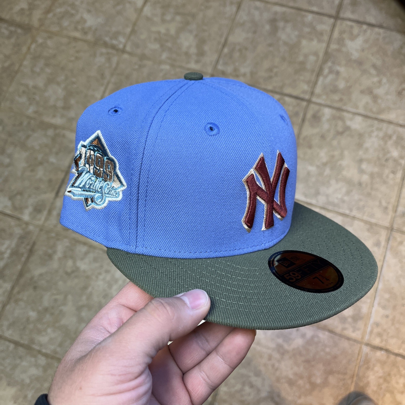 New Era Fitted Hat Club Exclusive 7 3/4 Great Outdoors NY Yankees 1999 WS Patch