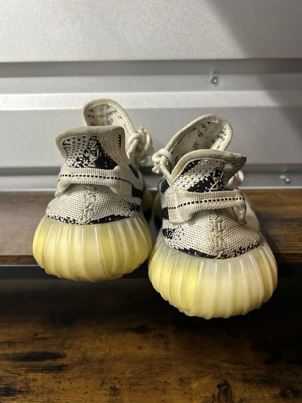 adidas Yeezy Boost 350 V2 Zebra 9 US No Box