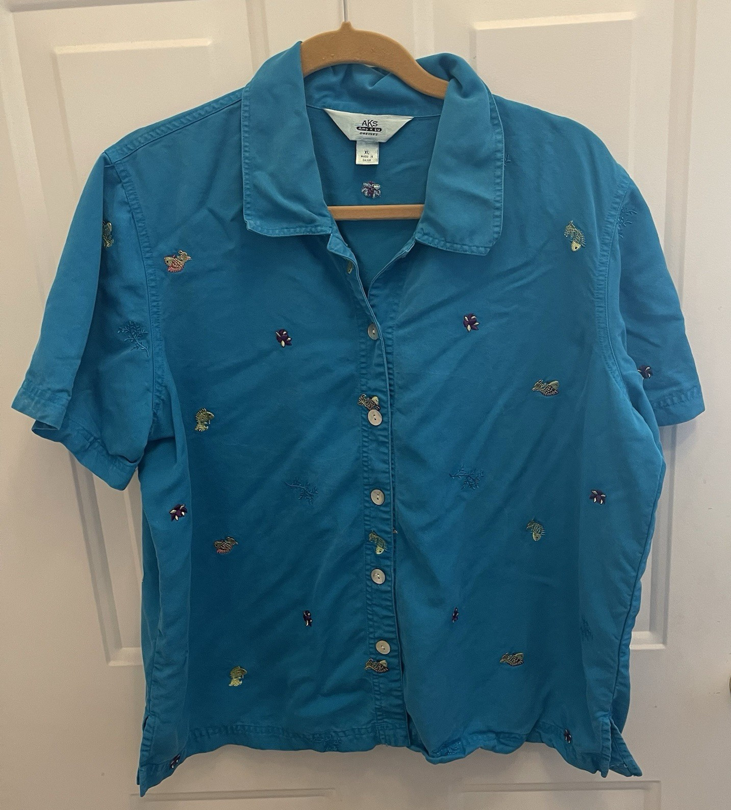 Amy K Su Embroidered Button Up Shirt Koi Fish Coral Turquoise Blue Womens XL