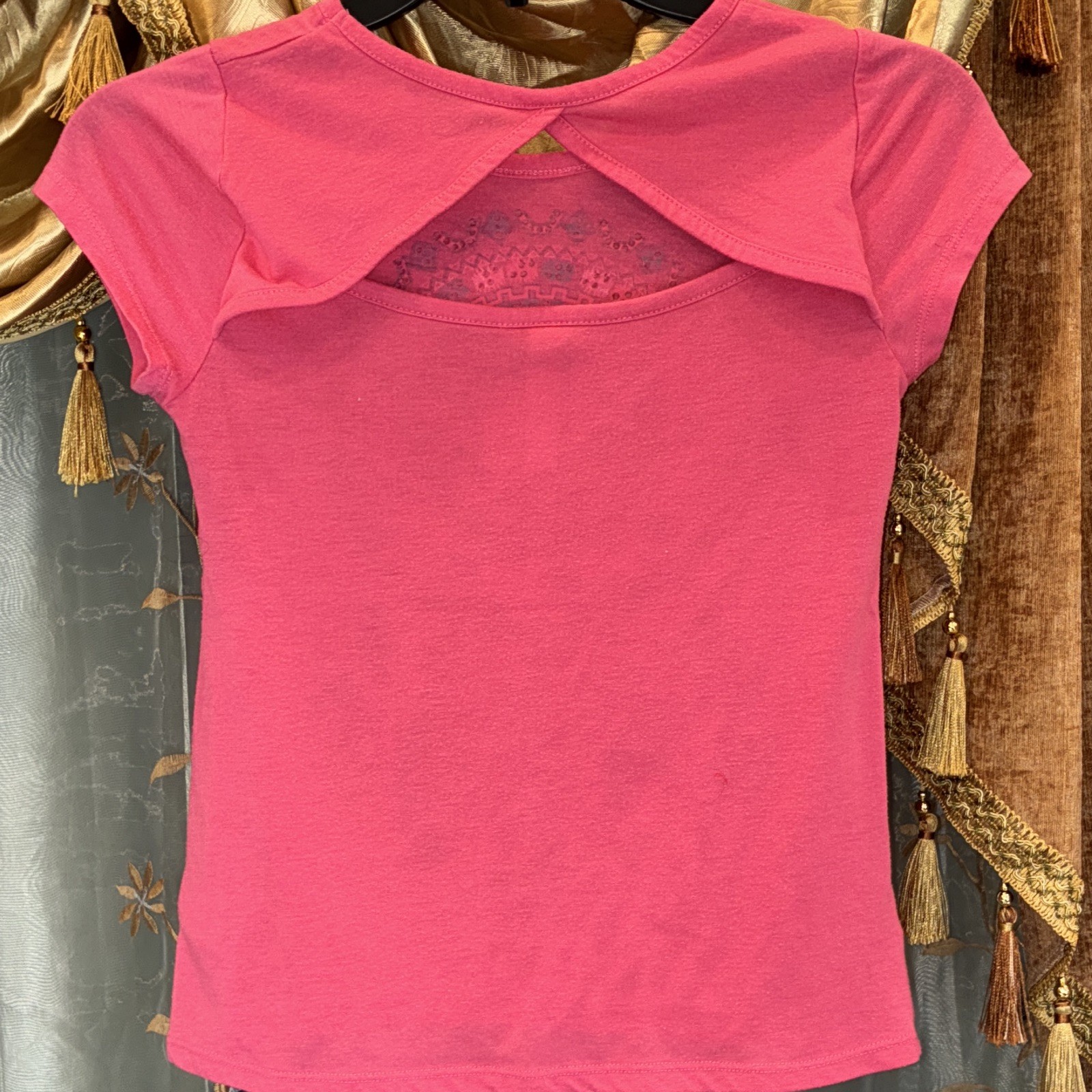 Beautees girls Pink Graphic Sequin Keyhole Neck Short Sleeve Tee L