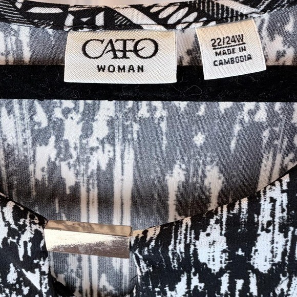 Women’s Cato Black White Batik Geometric Print Tunic Silver Bar Accent 22/24W