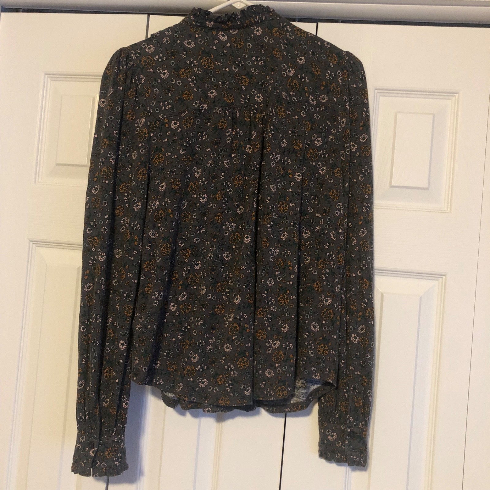 Boden Ditzy Floral Print Gray Ruffle Blouse Women’s Size 12 Boho Cottagecore