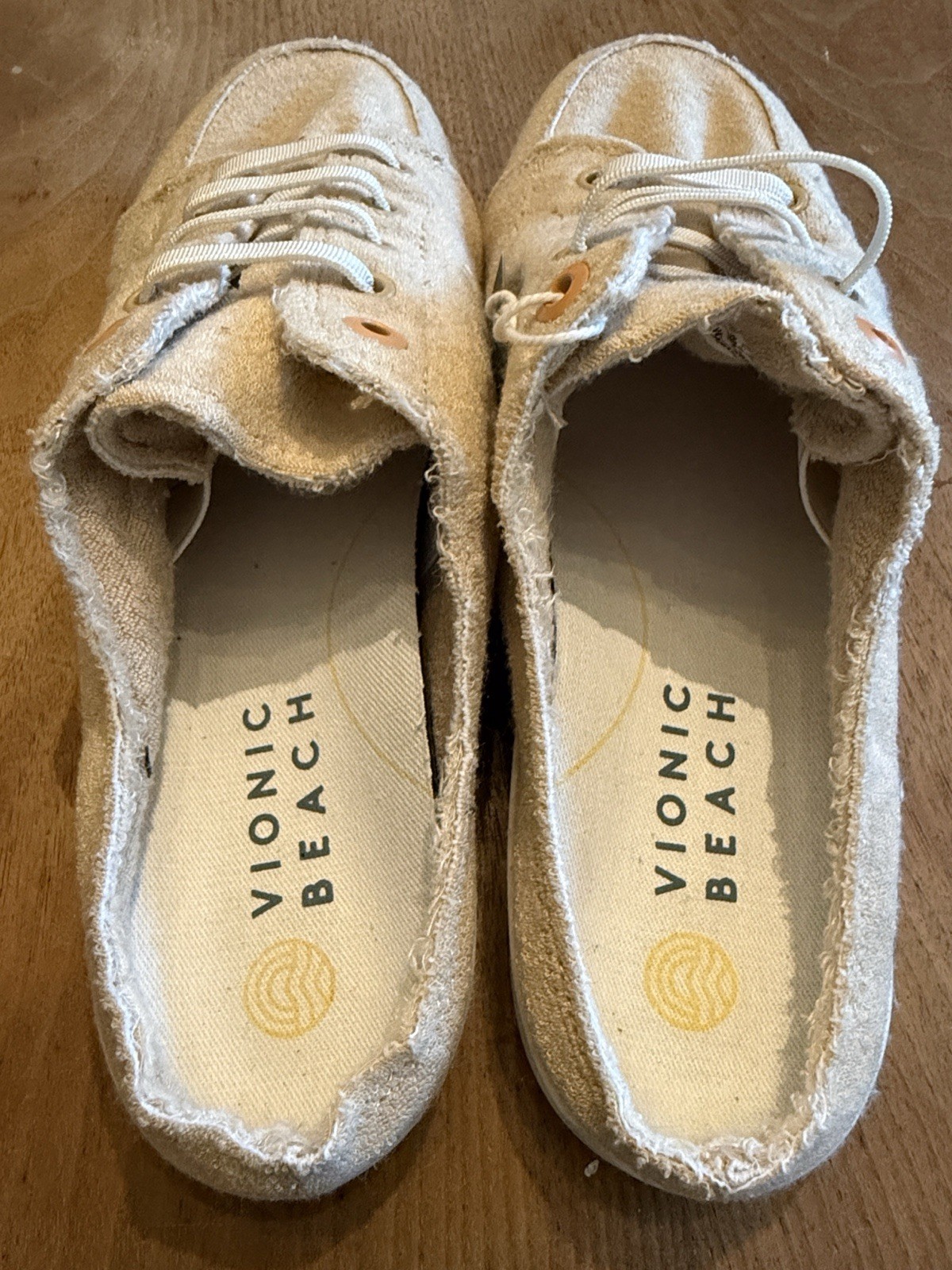 Vionic Beach Sz 9.5 Beige Casual Slip-On Loafers with Elastic Laces
