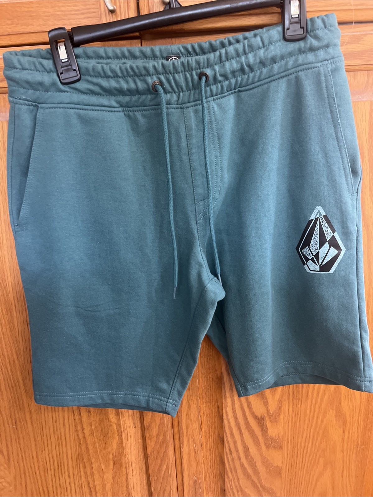 Volcom True to This Green Fleece Drawstring 10″ Inseam Shorts Men’s Size Small