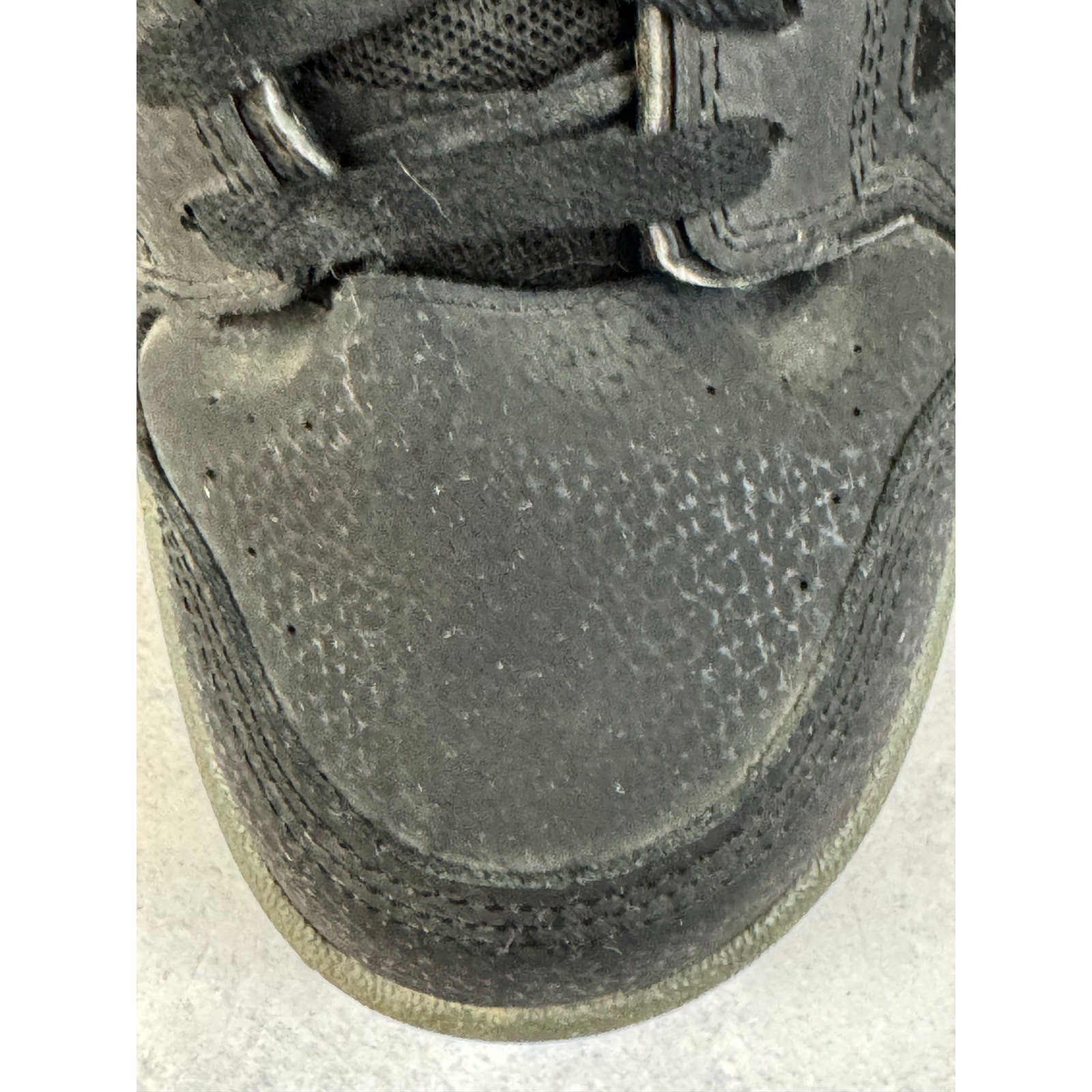 DVS Celsius Mens Size 13 Skateboarding Shoes Black-Gray DVF0000233