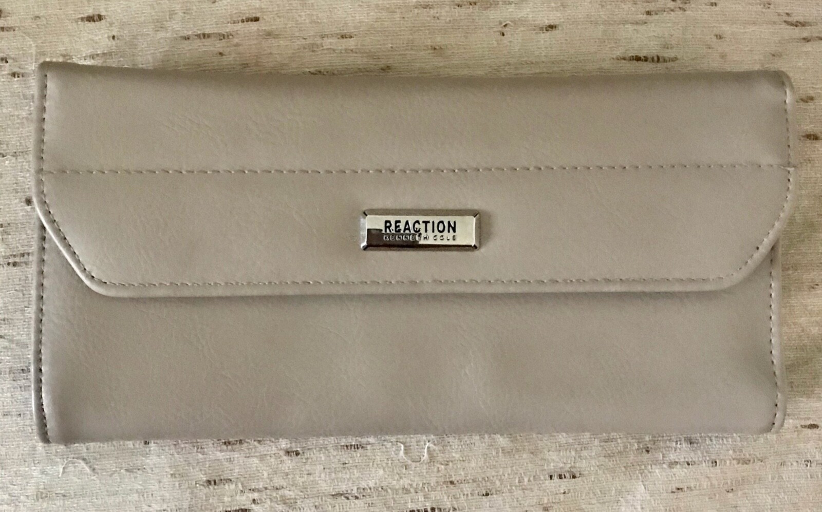 Reaction Kenneth Cole Wallet, Gray, Excellent Condition