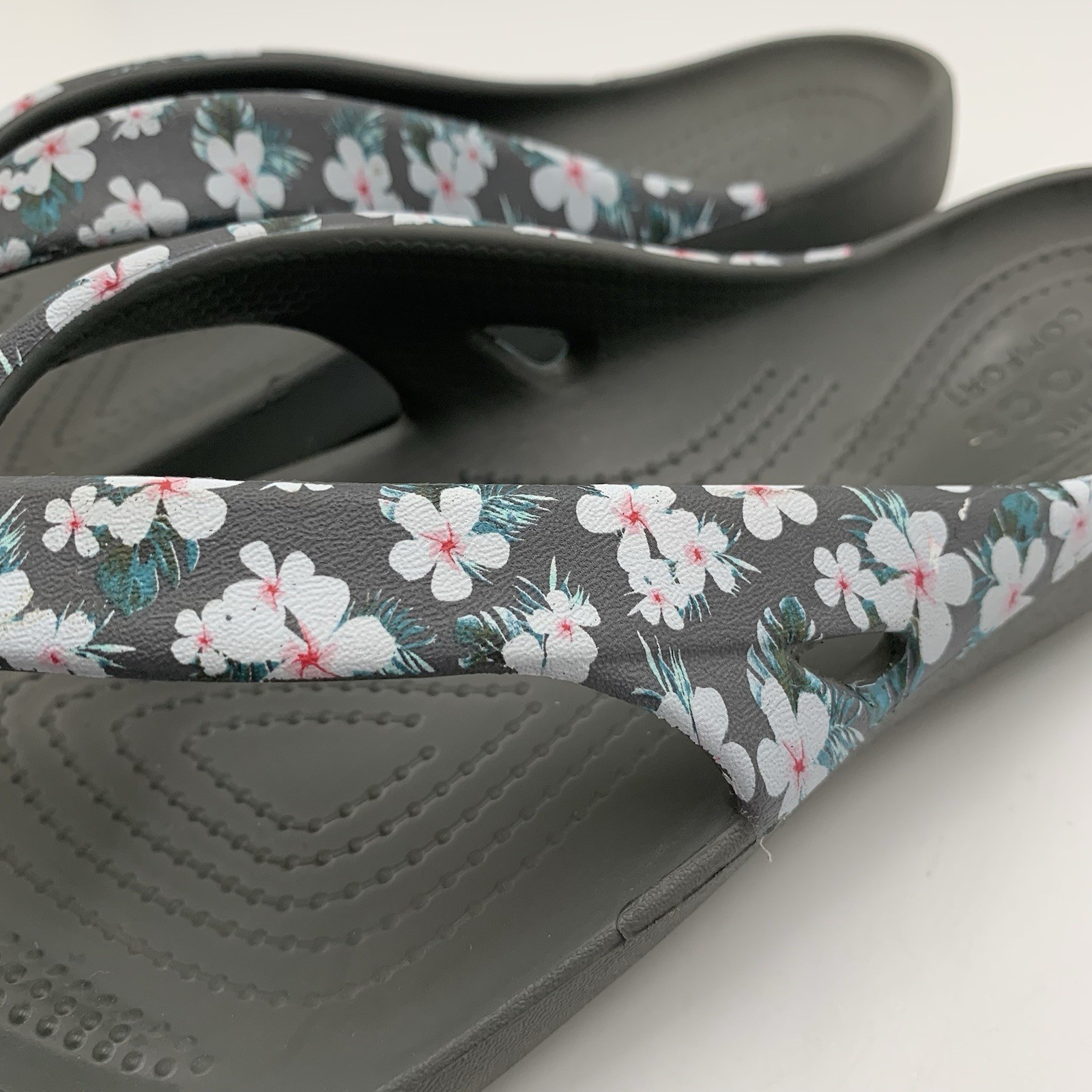 Crocs Womens Kadee ll Floral Thing Flip Flops Size 11