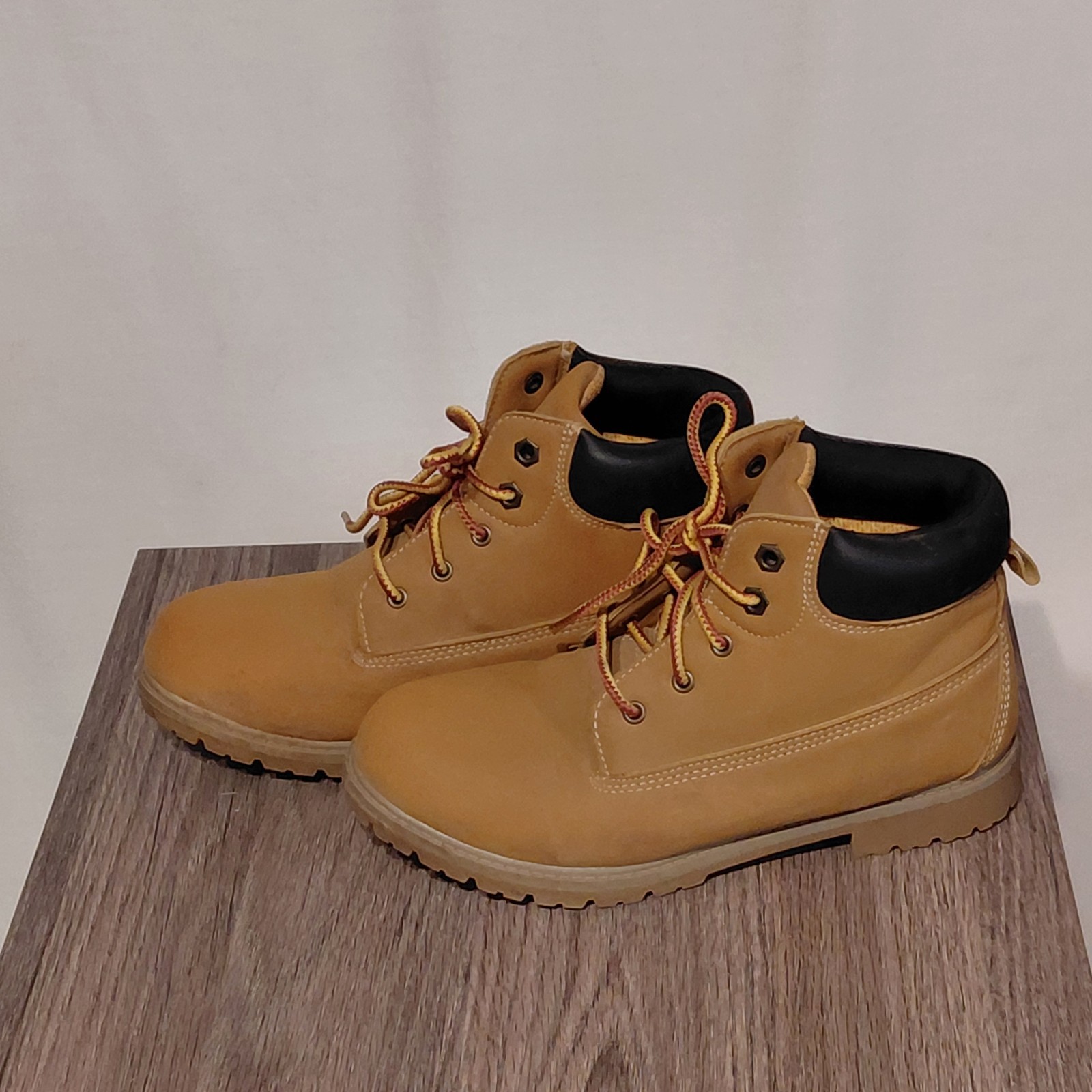 Wonder Nation Boys Tucker Boots, Size 6 Wheat Excellent Condition