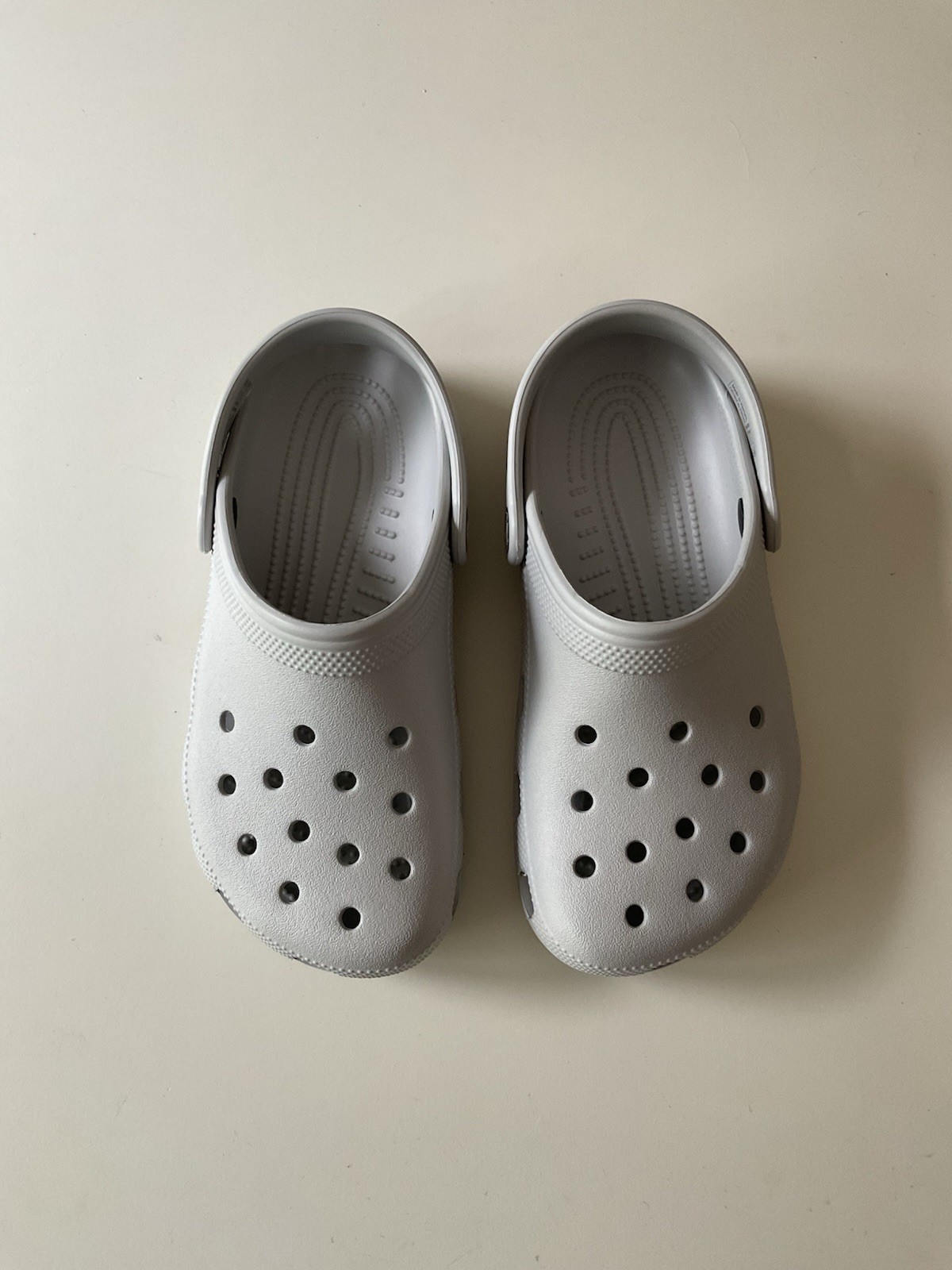NWOT Crocs Atmosphere Gray Sandals Sz M3 W5 M 3 W 5 Light Grey