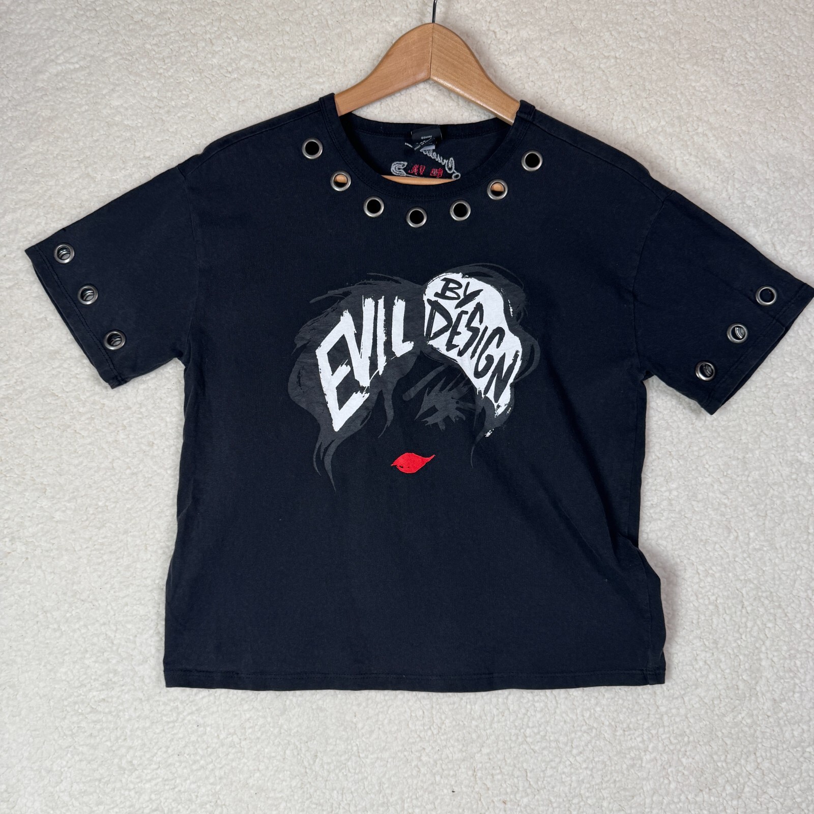 Disney Parks Cruella de Vil Black T-shirt “Evil by design” XS Graphic Tee 101