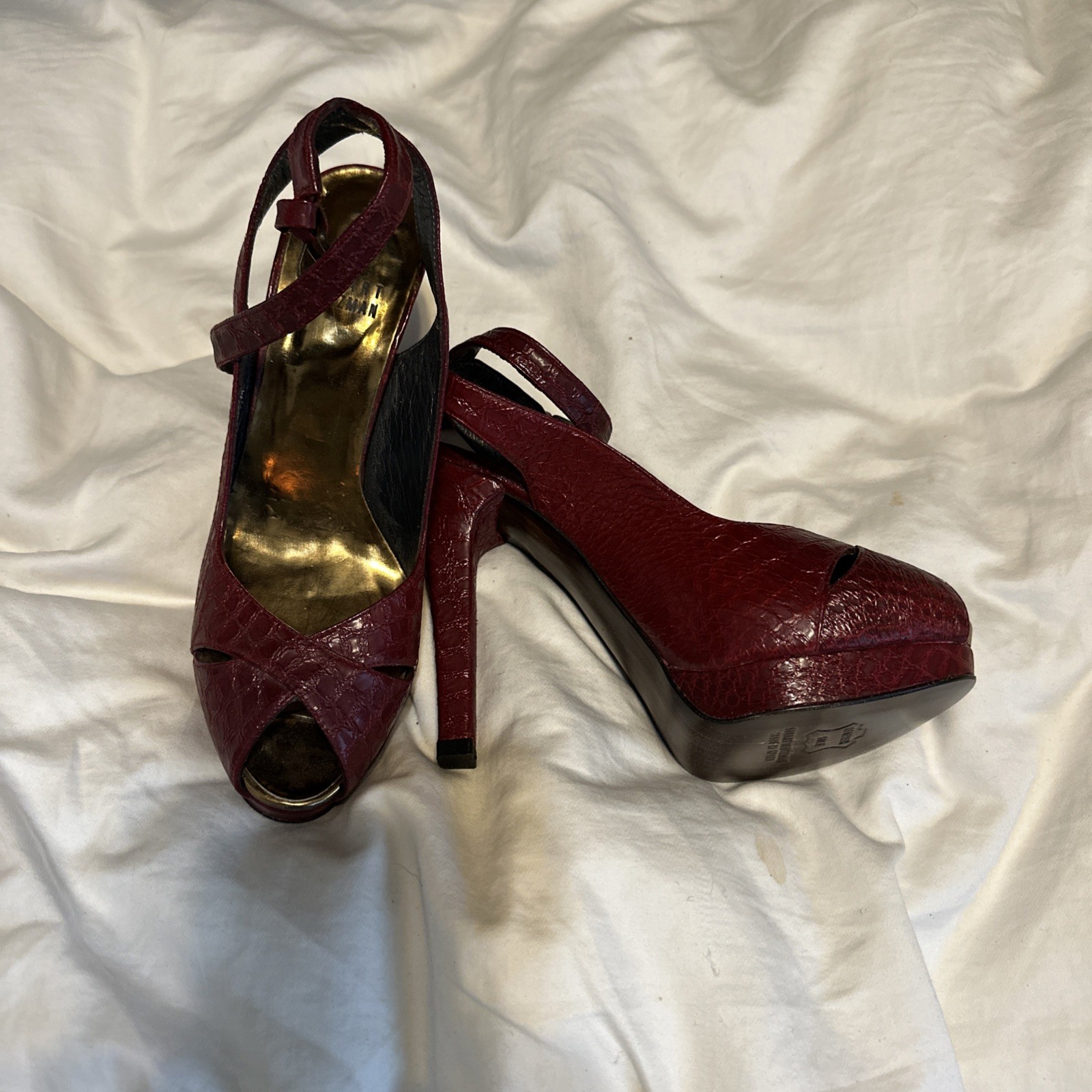 Stuart Weitzman Sky High Size 5.5 BURGANDY Platform ORIGINAL PRICE $355