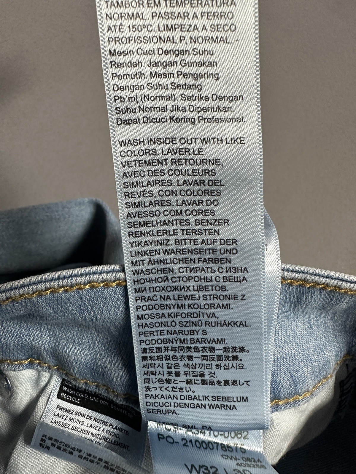 New Levi’s 726 High Rise Flare Women’s Jeans Different Route – Light Wash 32×30