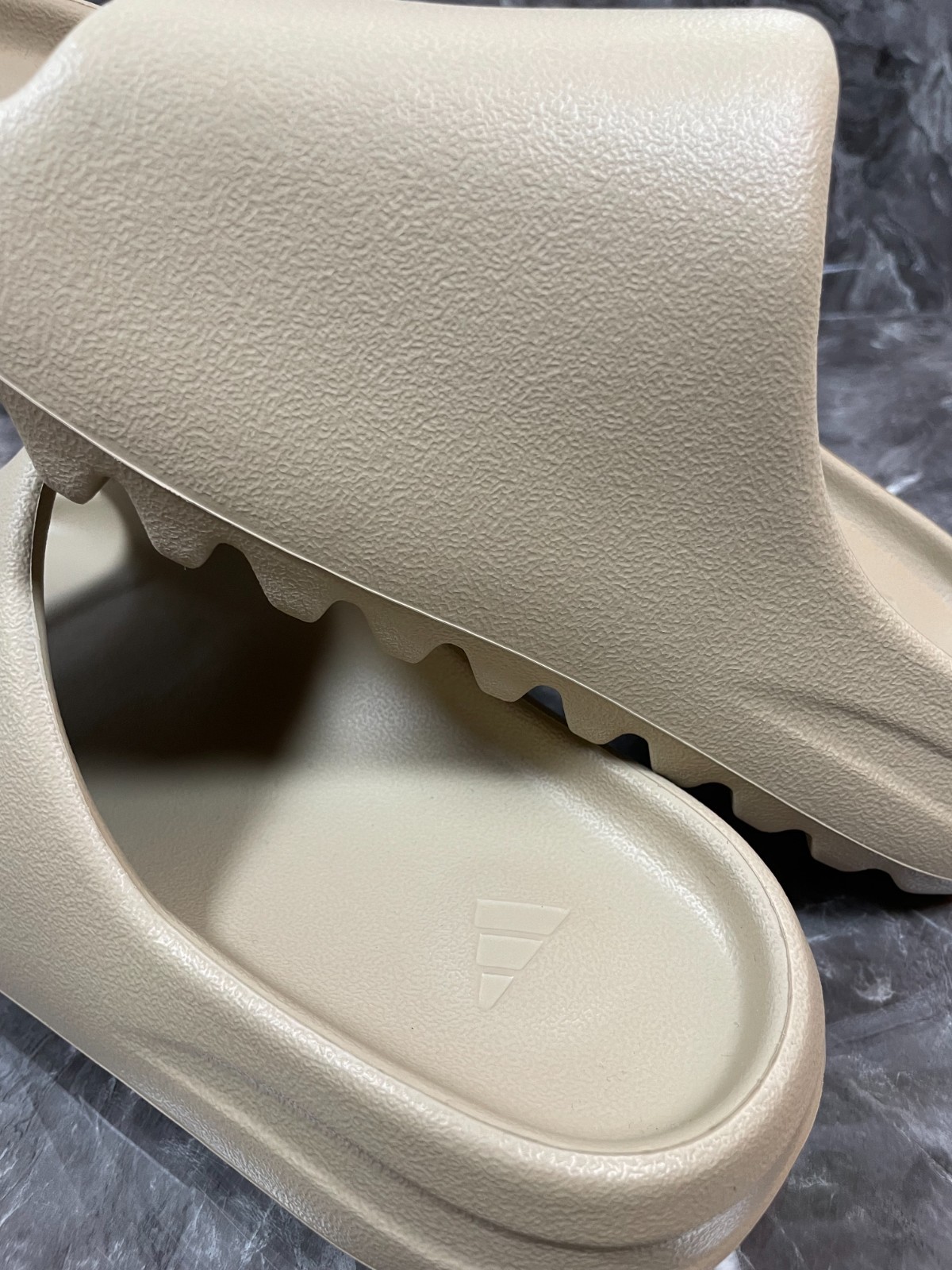 Adidas Yeezy Slide Bone Sizes 5-12 (100% AUTHENTIC|BRAND NEW|FAST SHIP| FZ5897)