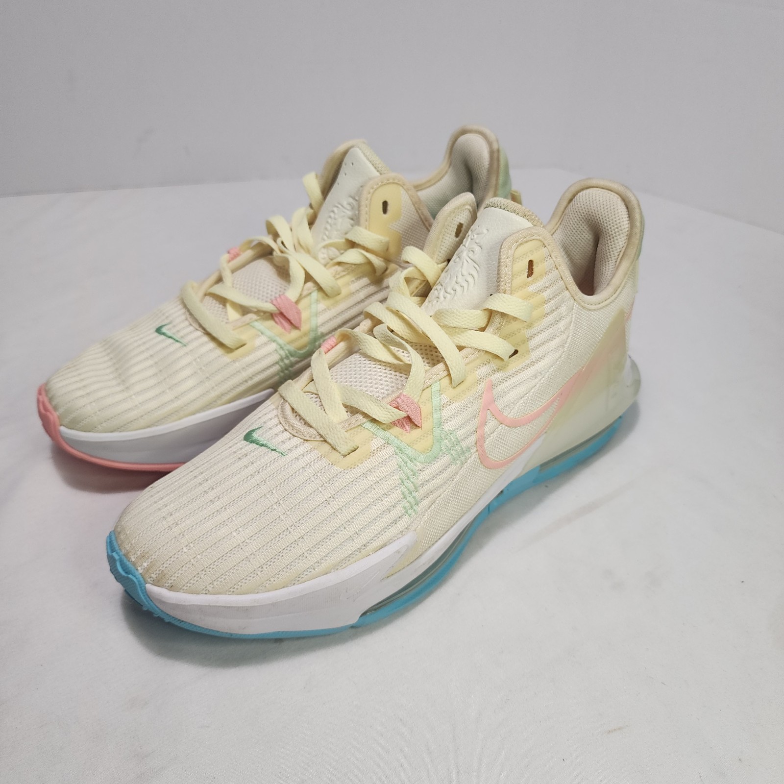 RARE Nike LEBRON JAMES Witness 6 EASTER Basketball Sz 10 Shoes CZ4052-103 – EUC