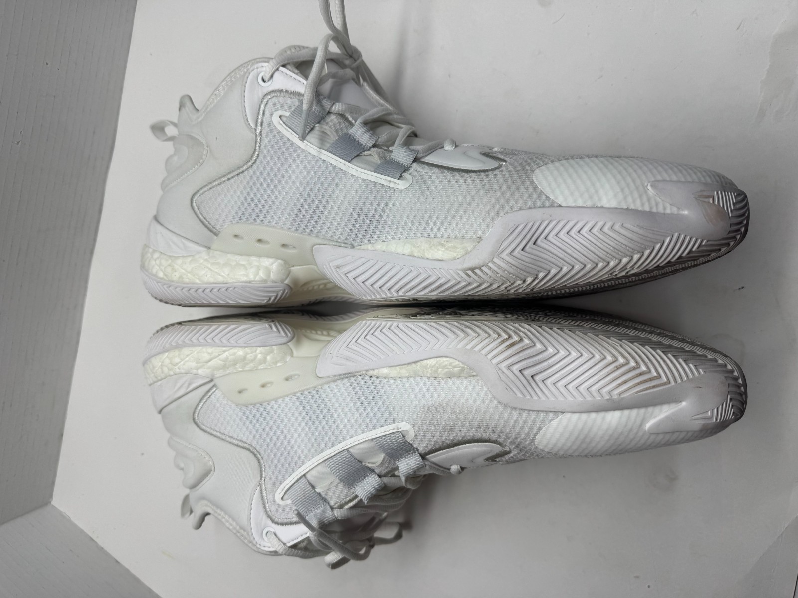 Adidas BYW Select IE9310 Mens 16 Basketball Shoes Cloud White Athletic Sneakers