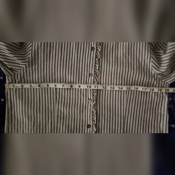 Isabella Bird Women’s Button-up Blouse Medium Size