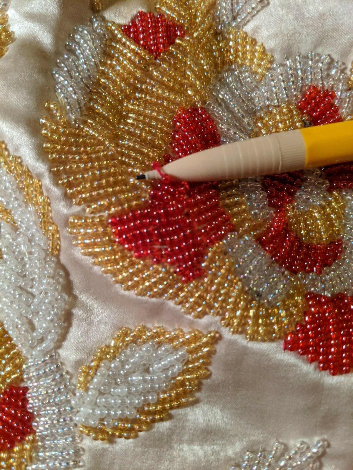 Small Beaded Evening Bag Purse Handbag Beige Coral Gold Drawstring Strap 9″ x 8″