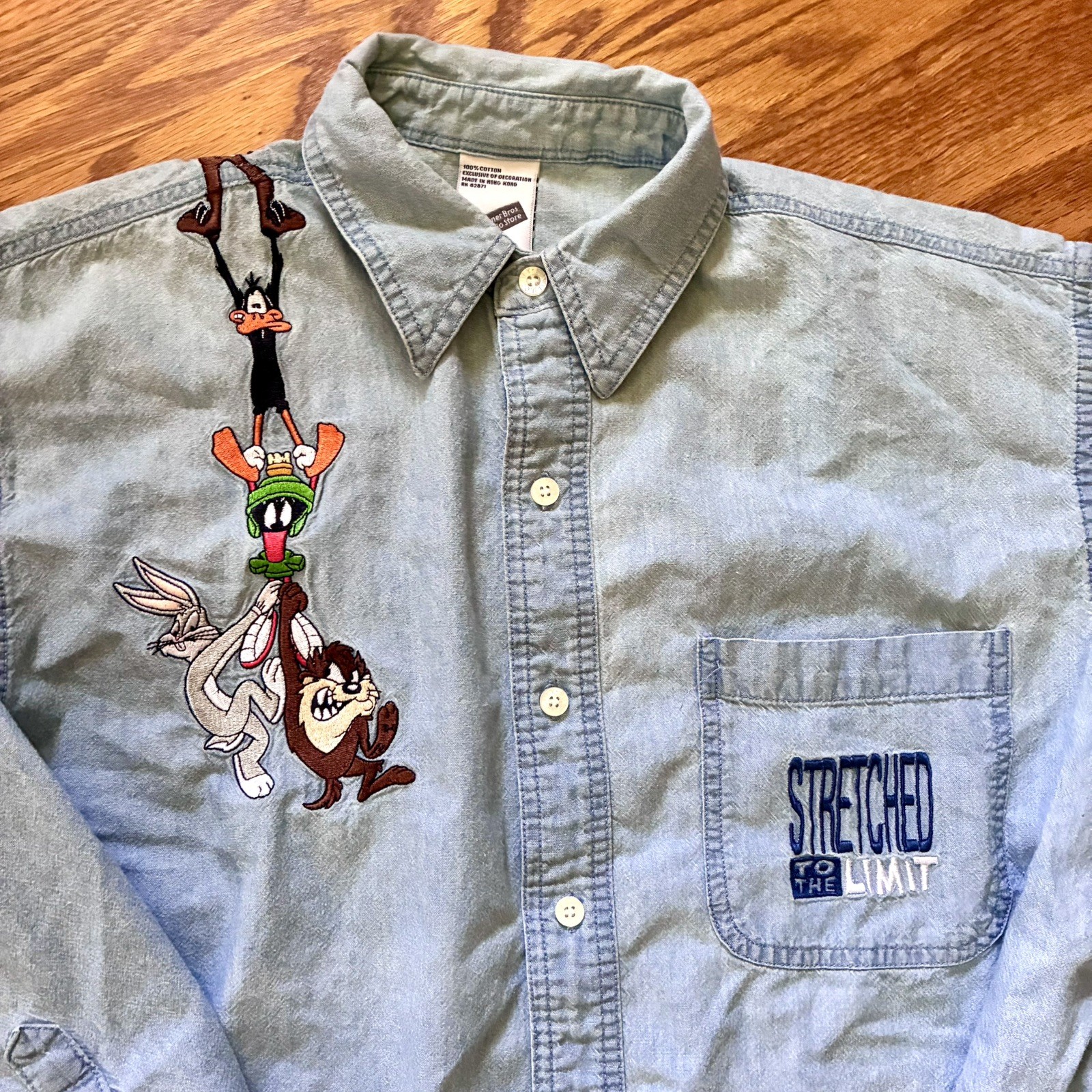 VINTAGE 90s Looney Tunes Embroidered Blue Long-Sleeve Button-Up Shirt Size Small