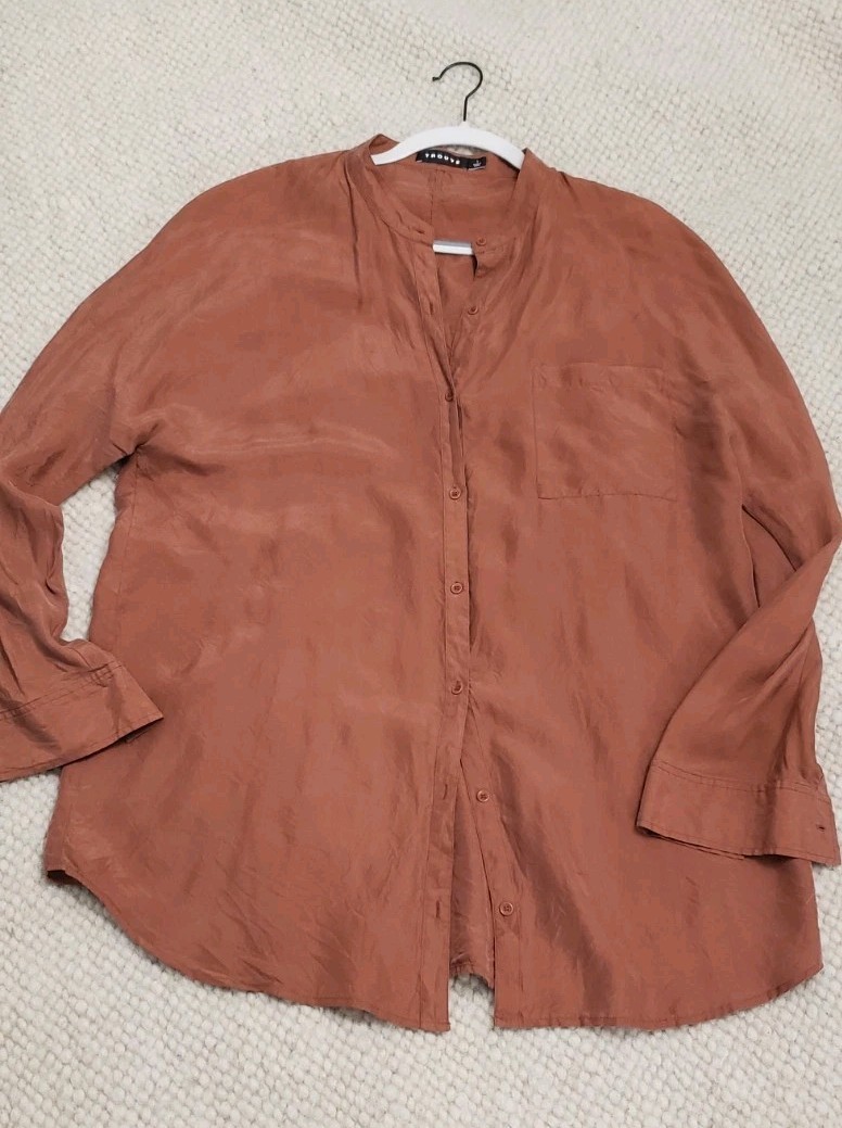 Trouvé 100% Silk Blouse Women’s Large Brown Satin Button Front Long Sleeve Top L