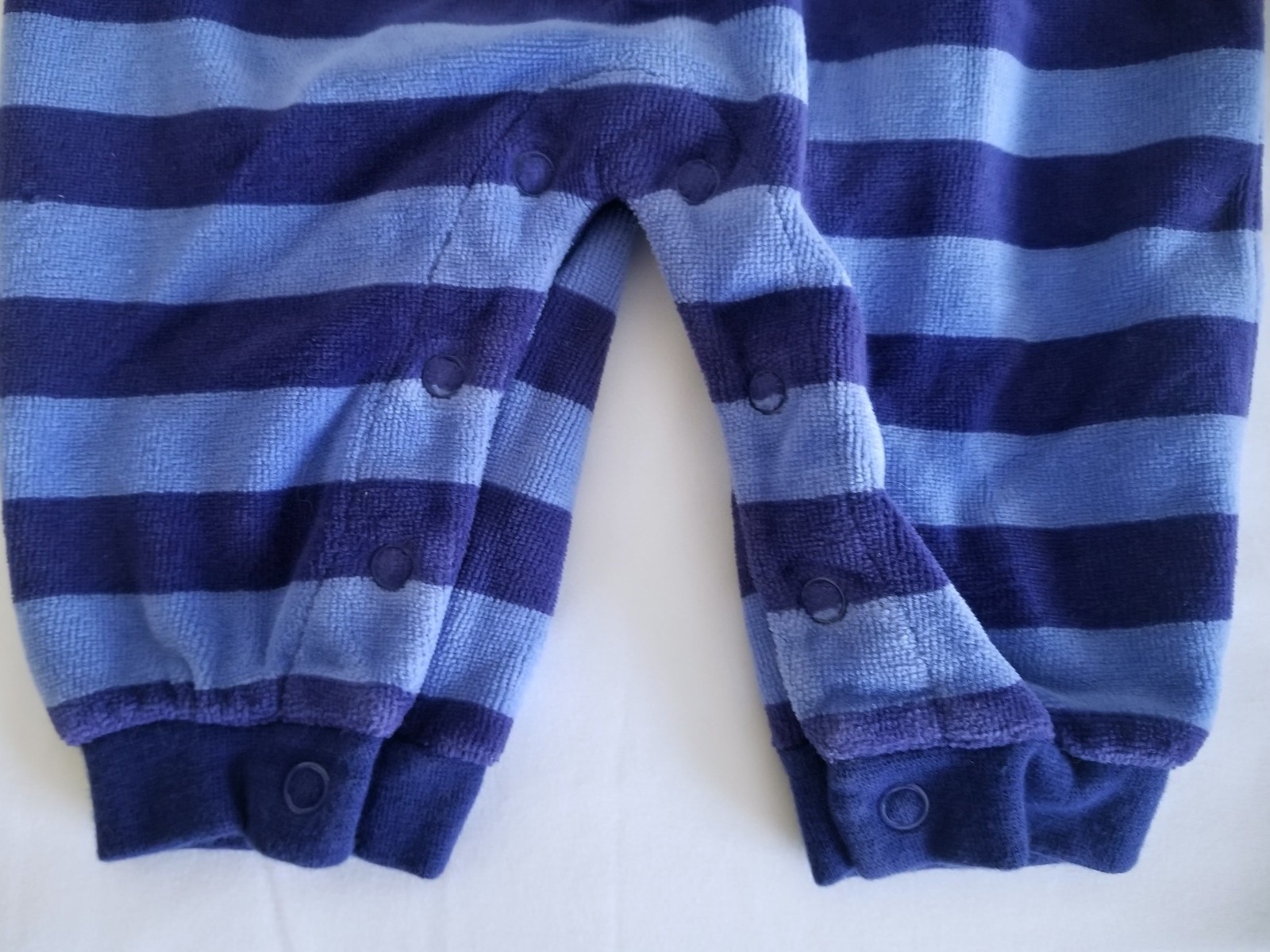 Vintage Eric Carle Very Hungry Caterpillar Body Suit Romper Blue 6-9 M Carter’s