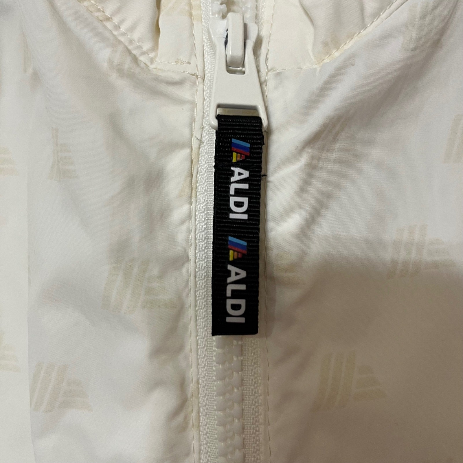 ALDI GEAR White All Over Logo Windbreaker Jacket Rainbow Stripe Sleeve Size S