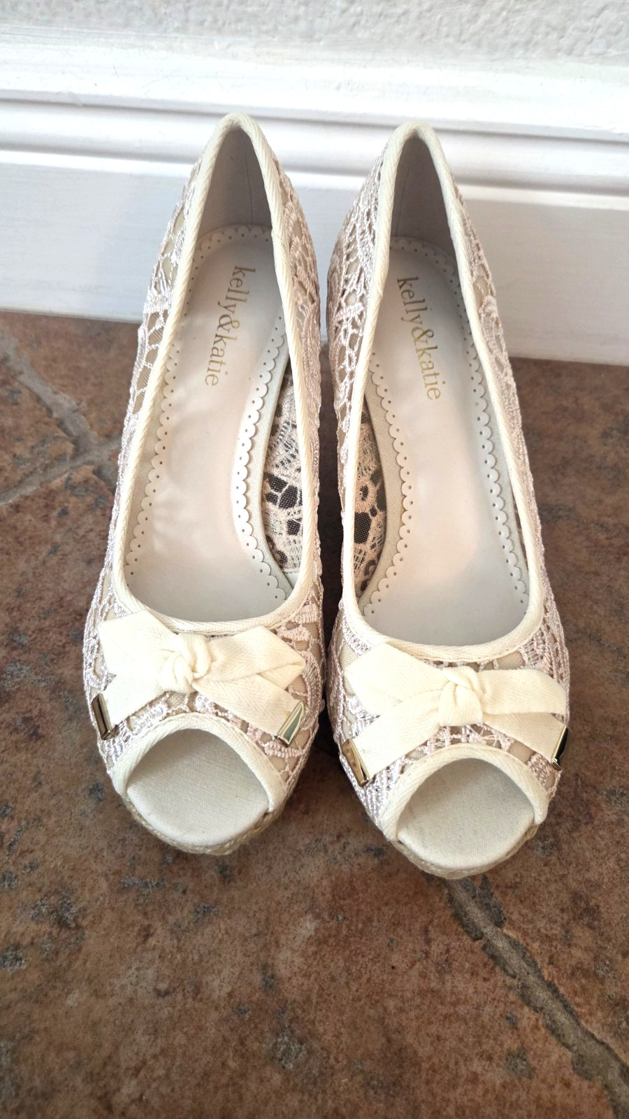 New: Kelly & Katie Belinda Wedge Heels -Cream- Size 7.5