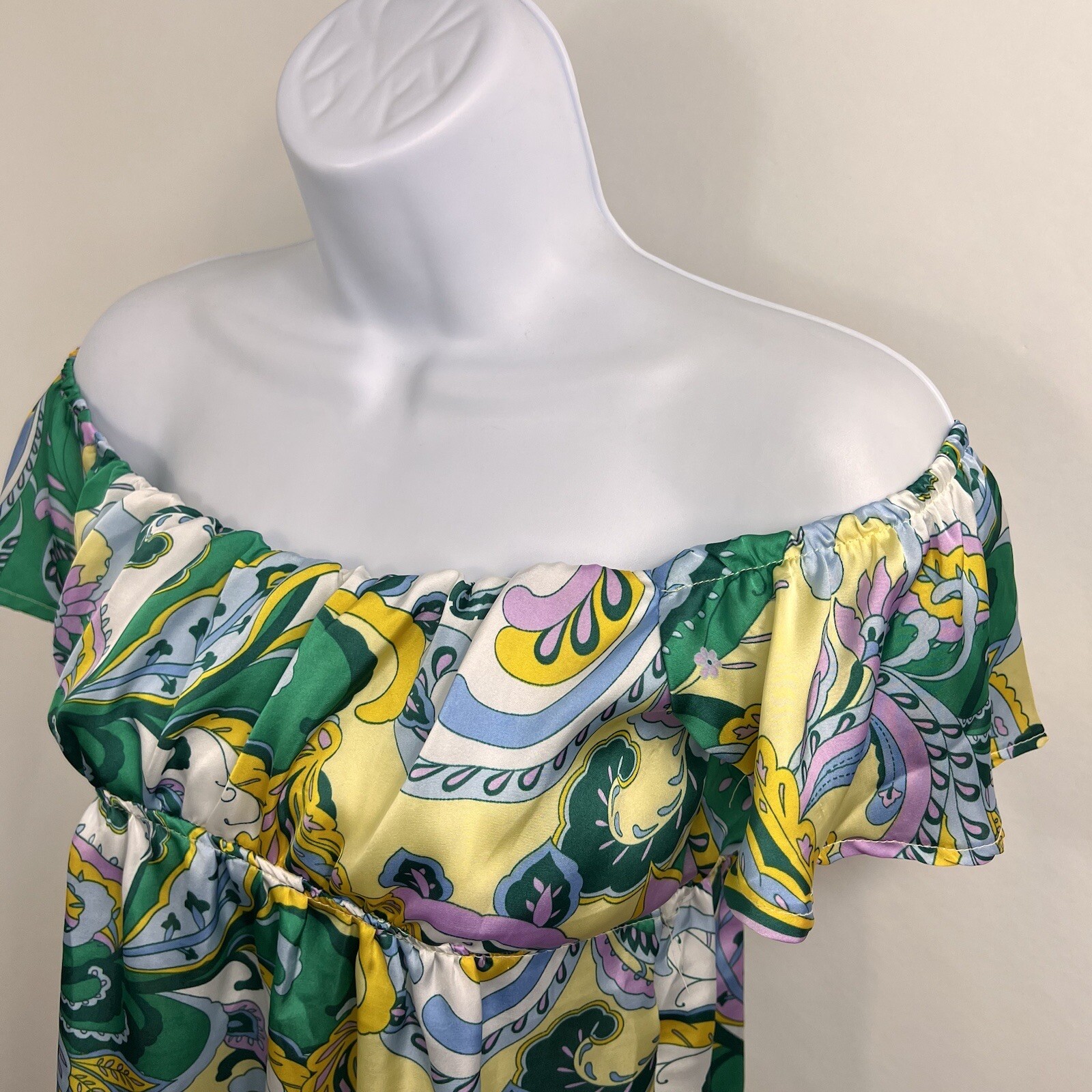 Rue 21 Blouse Women’s Medium Satin Short Sleeve Off Shoulder Paisley Lightweight