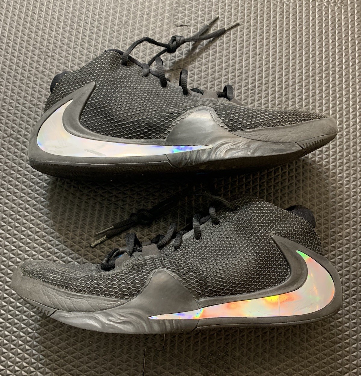 Size 11 Nike Zoom Freak 1 Black Iridescent BQ5422-004 Giannis Charles Veronica