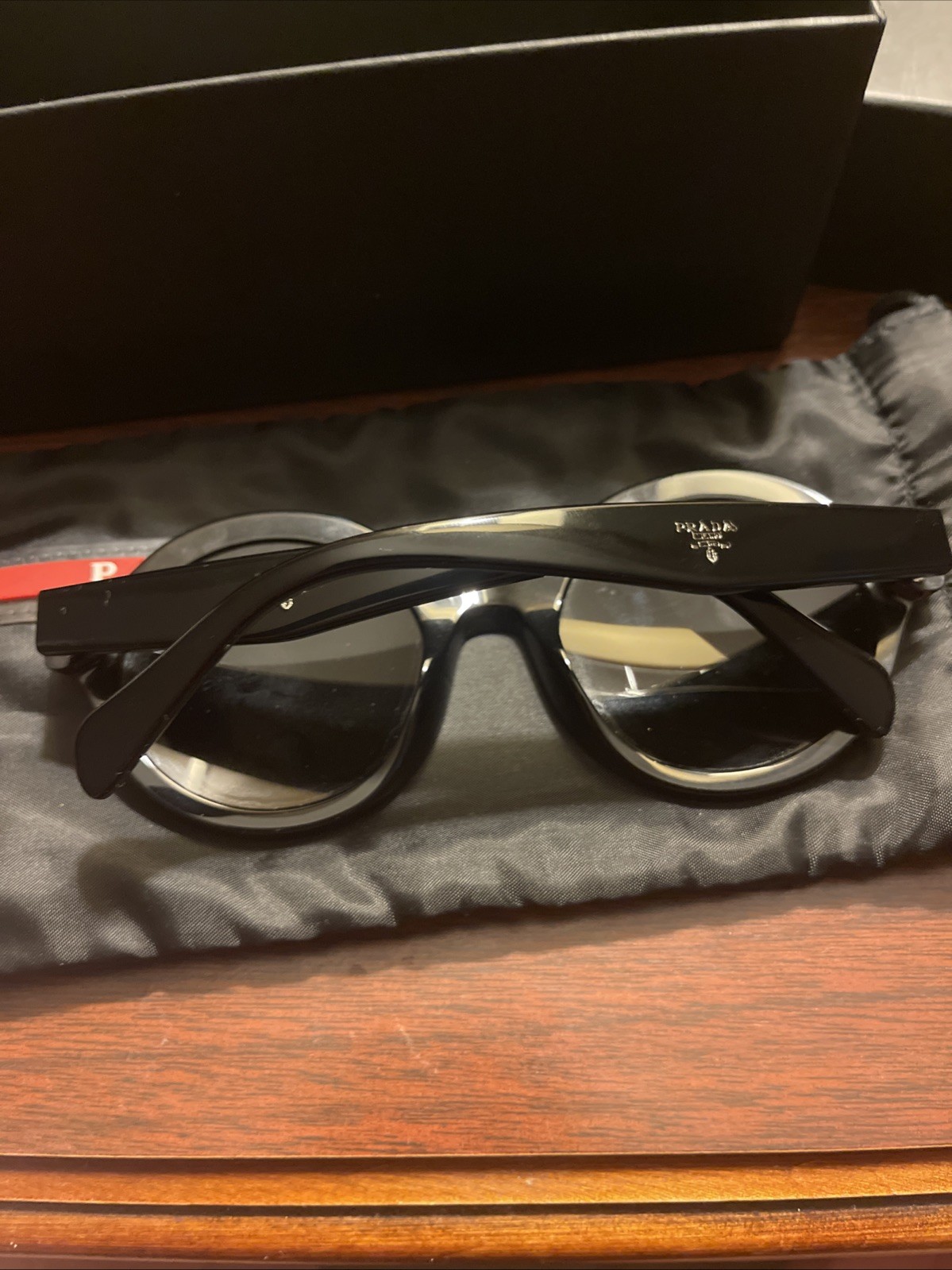 Prada Sunglasses Black Round BP44360676