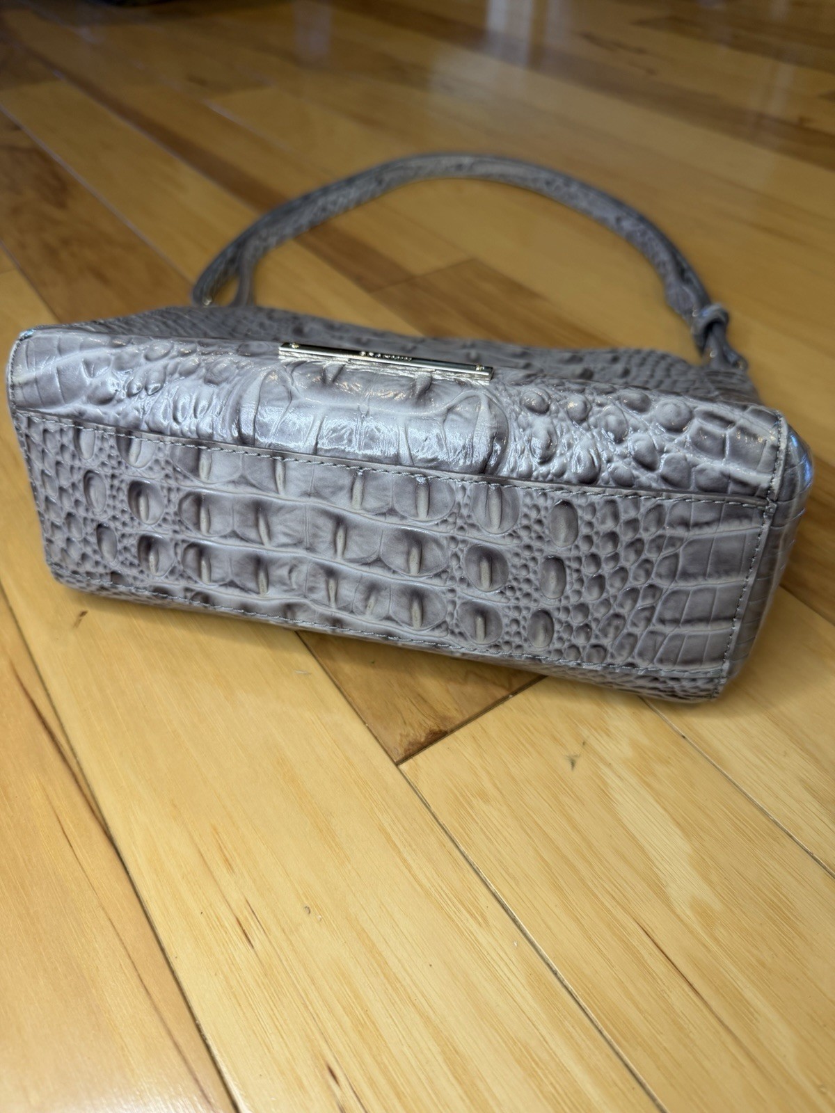 Brahmin Melbourne Gray Croc Embossed Leather Shoulder Bag Purse Gold Hardware