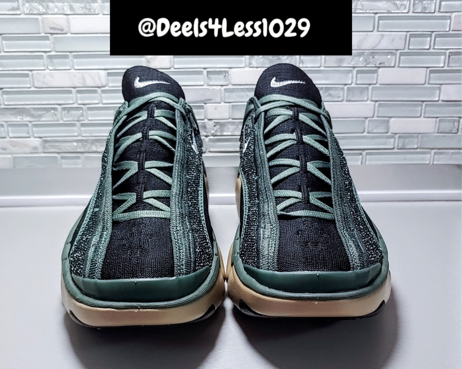 Nike Flyknit Bloom Running Mens Size 10.5/Womens 12 Green Khaki Black FD2149-301