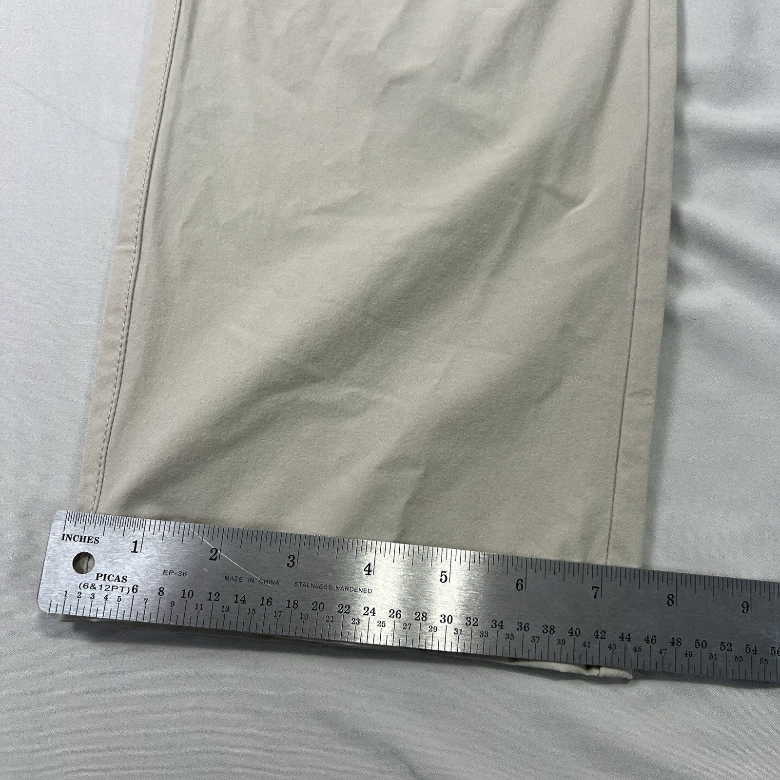 Ultimate Terrain Cargo Pants Womens 8 Beige Stretch Outdoor Water Resistant NWT