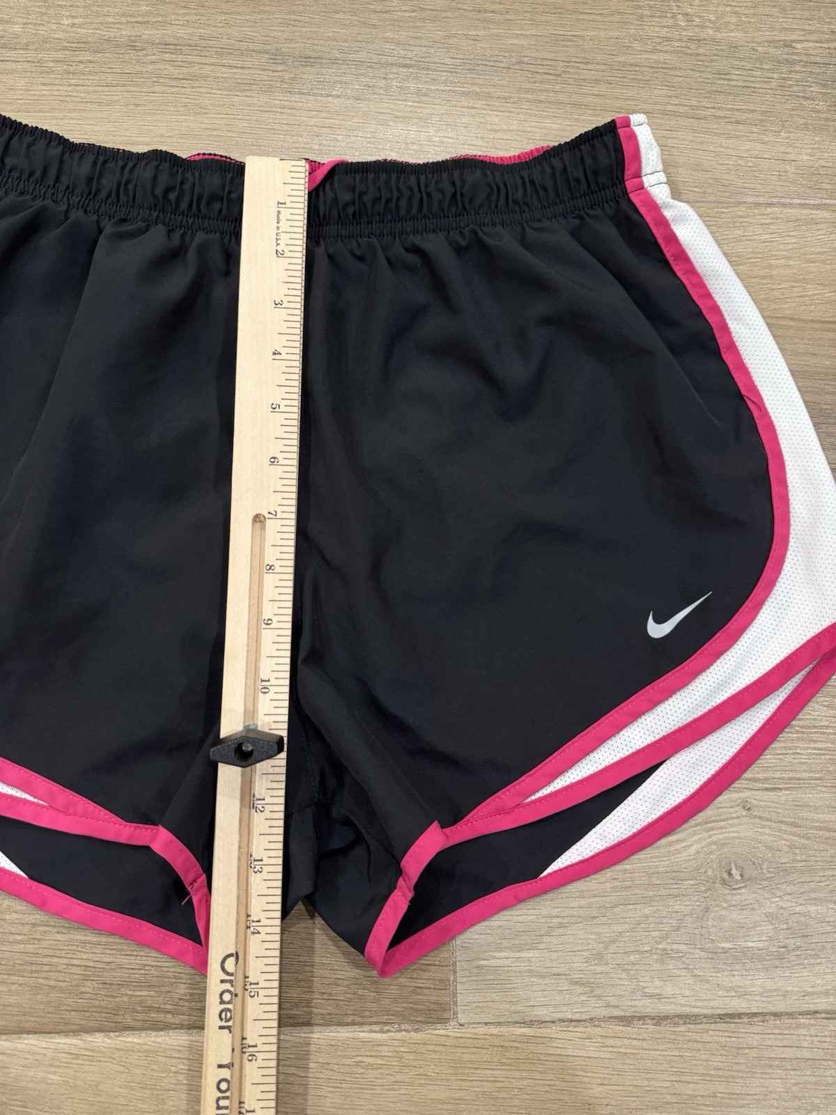 Nike Dri Fit Women’s Running Shorts LARGE Black Pink Lined Lightweight 3″ Inseam