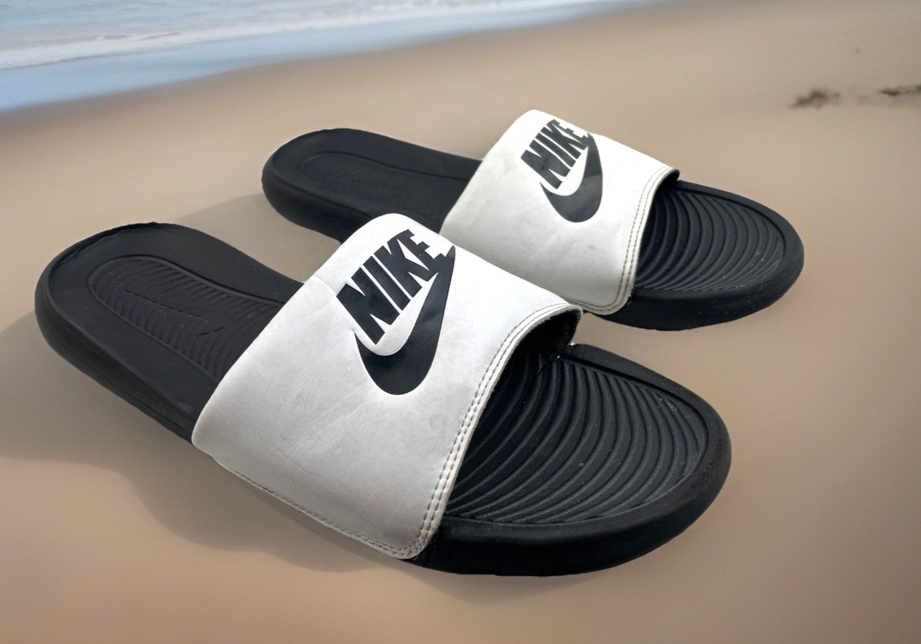 Nike Victori One Men’s Slide Sandals Shoes Size 11 White Black White CN9675-005