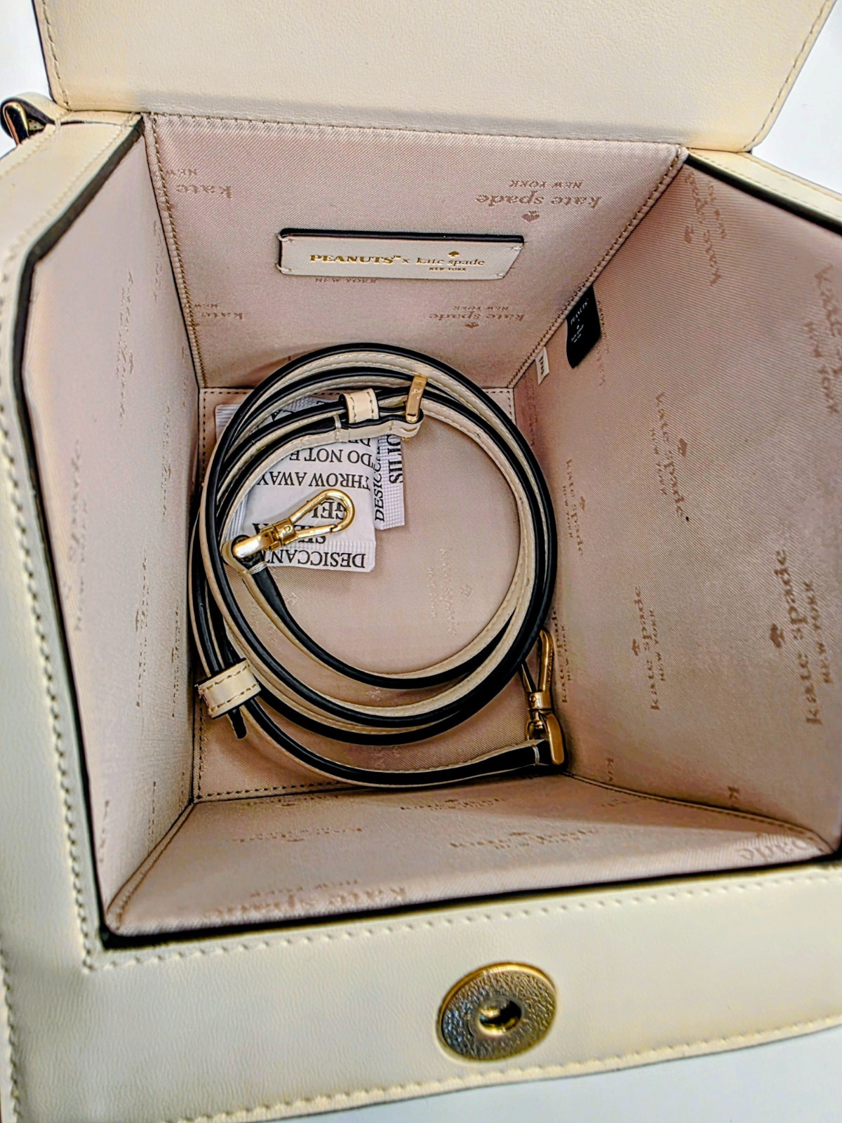 Kate Spade Peanuts Snoopy 3D Dog House Crossbody in Cream Multi NWT