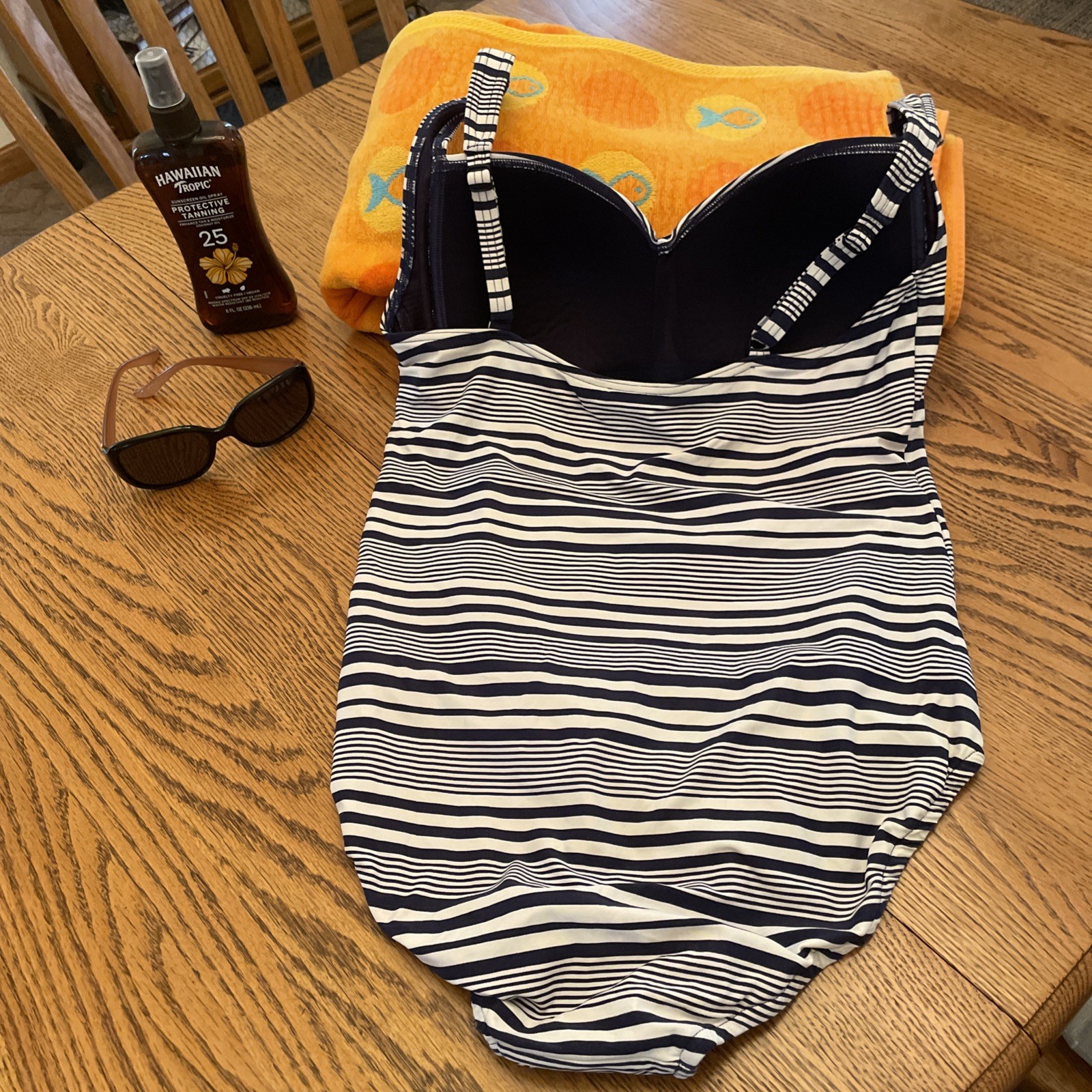 NipTuck Navy&White Striped Size 10 1-Piece Swimsuit, Padded Multi-Fit Cups, EUC