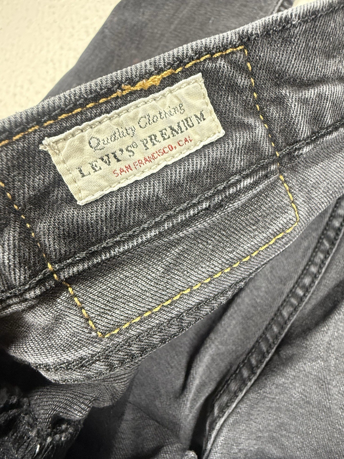 Levi’s Premium 511 Slim Jeans Mens 36×32 Black Gray Distressed Stretch Denim