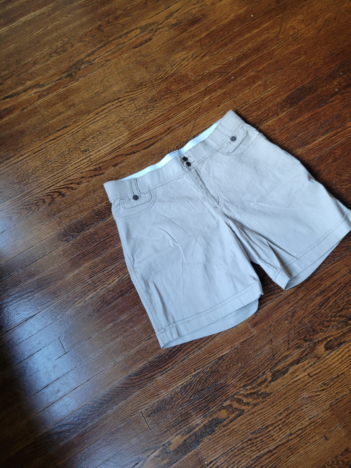 Lee Womens Walk Shorts Beige Stripe Stretch High Rise Comfort Waistband Size 8 M