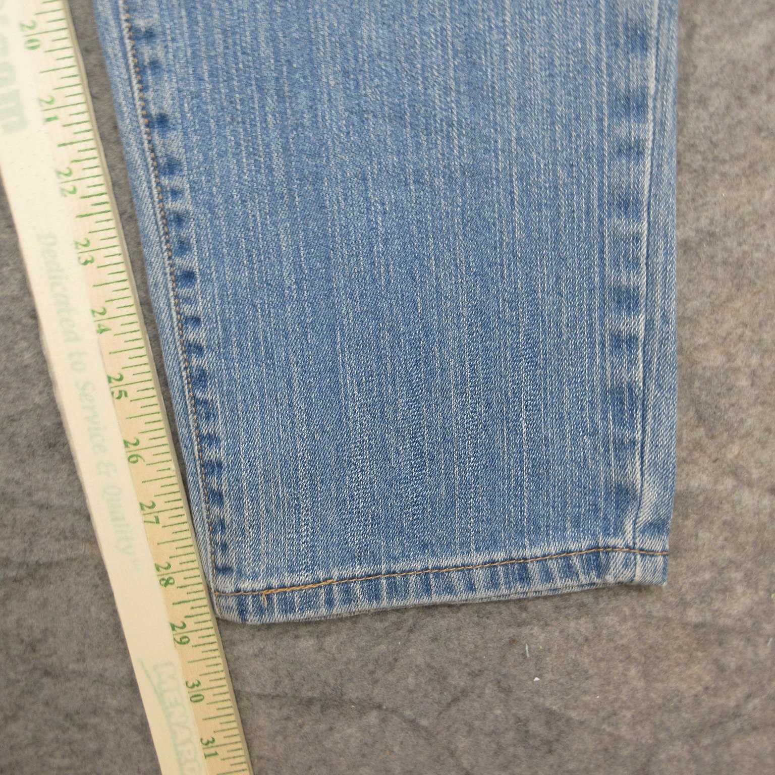 Levi’s 550 Jeans Women’s Size 8 Medium Light Wash Relaxed Tapered Stretch