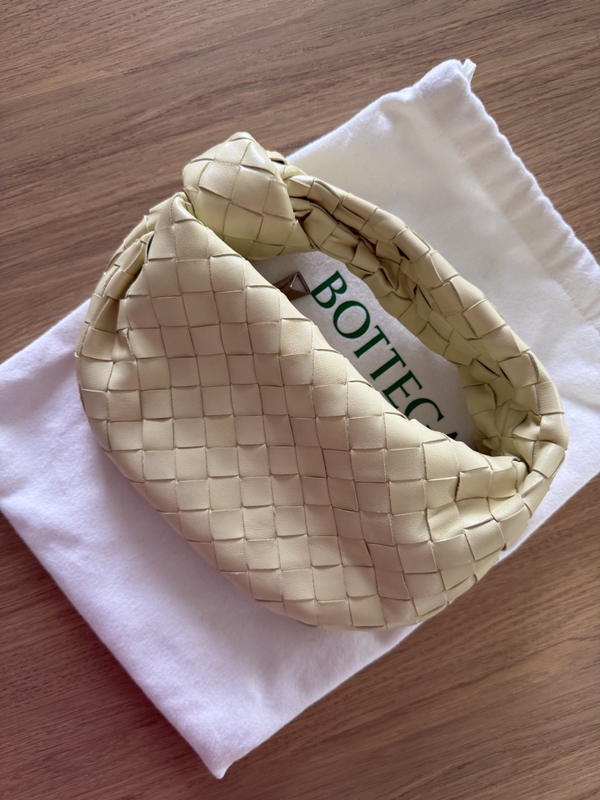 Pre-owned: Auth Bottega Veneta Leather Mini Jodie Knot handbag Ice Cream yellow