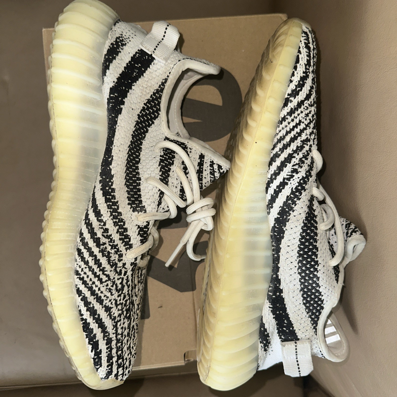 Size 10 – adidas Yeezy Boost 350 V2 Low Zebra