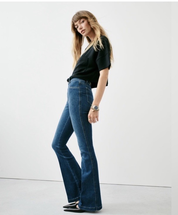 Spanx High Rise Pull-On Flare Jeans Medium Wash Blue Size M Denim