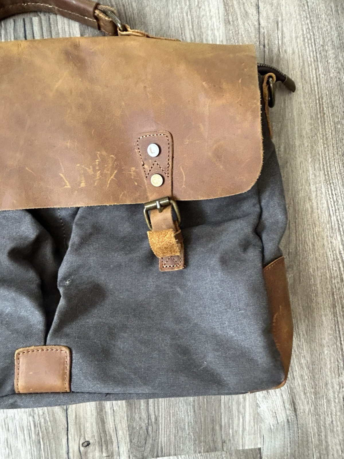 Unisex Laptop Briefcase 15.6″ Messenger Bag Dark Academia Old Money Satchel